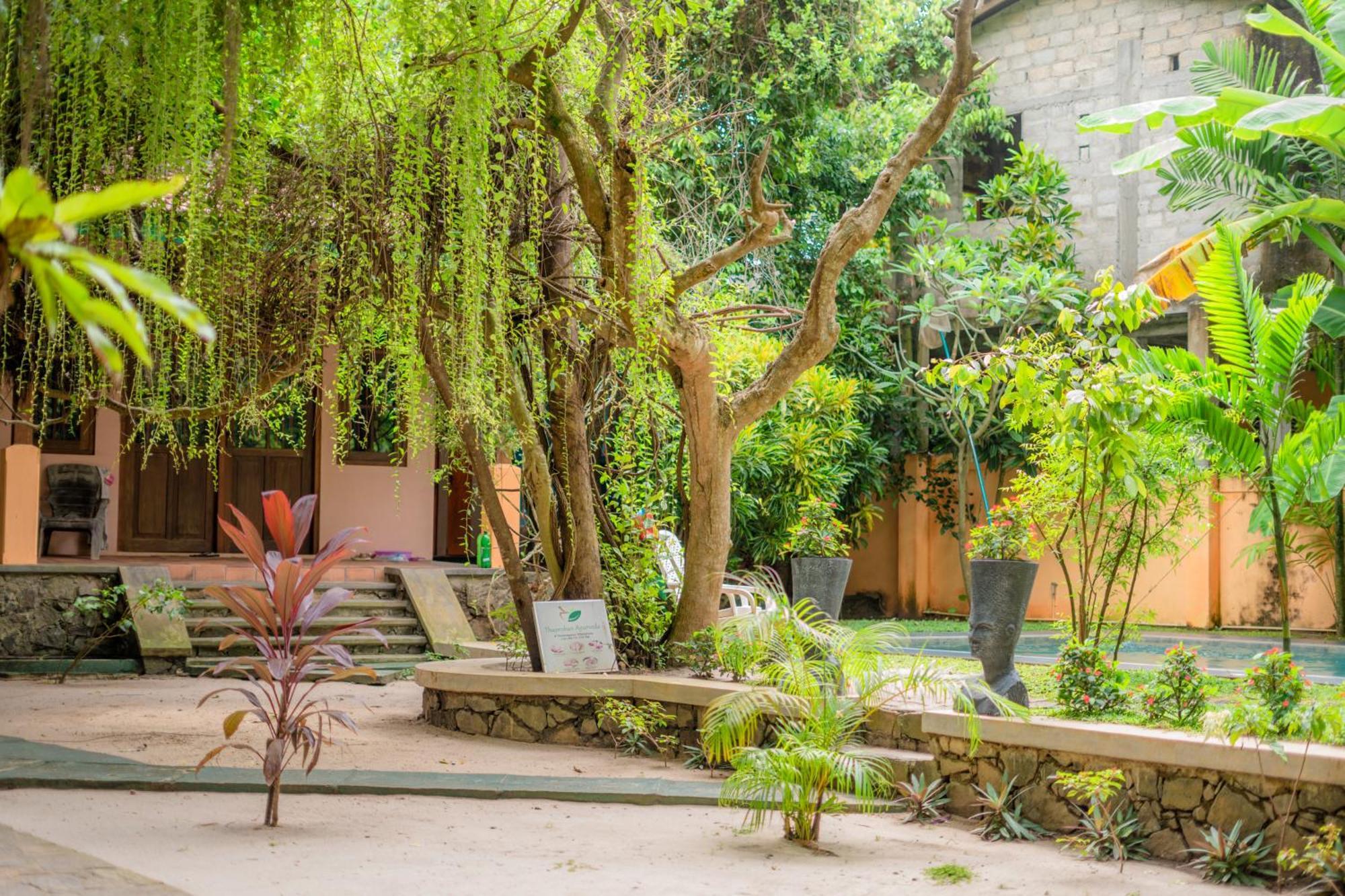 Monkey Villa Hikkaduwa Exterior photo